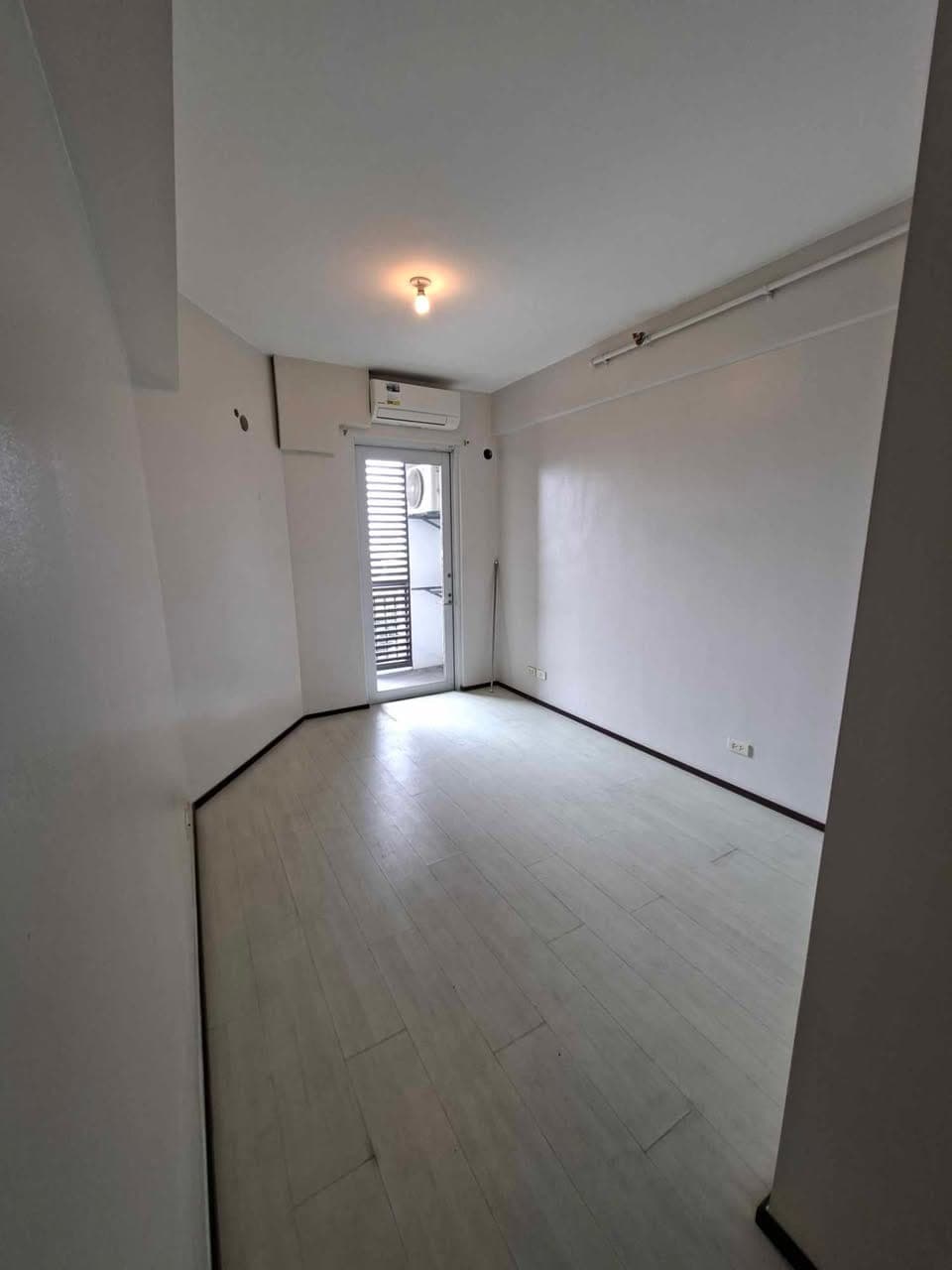 🏷 FOR LEASE - Majorca Residences - photo 5