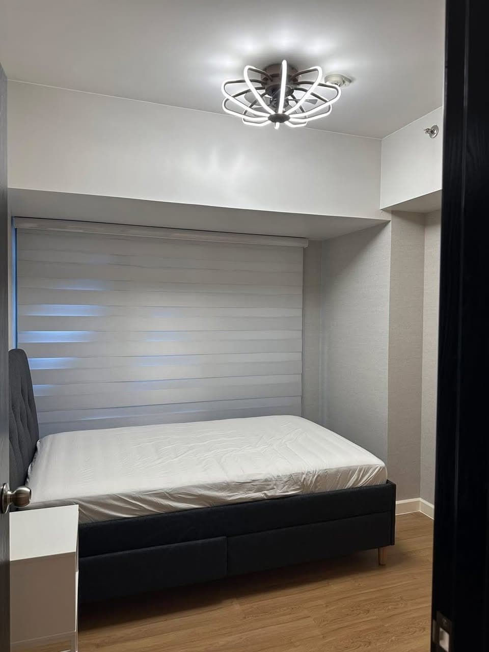 FOR RENT - PARK TRIANGLE RESIDENCES - photo 2