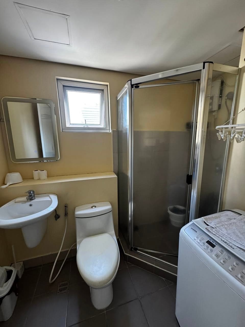 FOR RENT: Bright and spaceous studio unit in BGC - photo 4