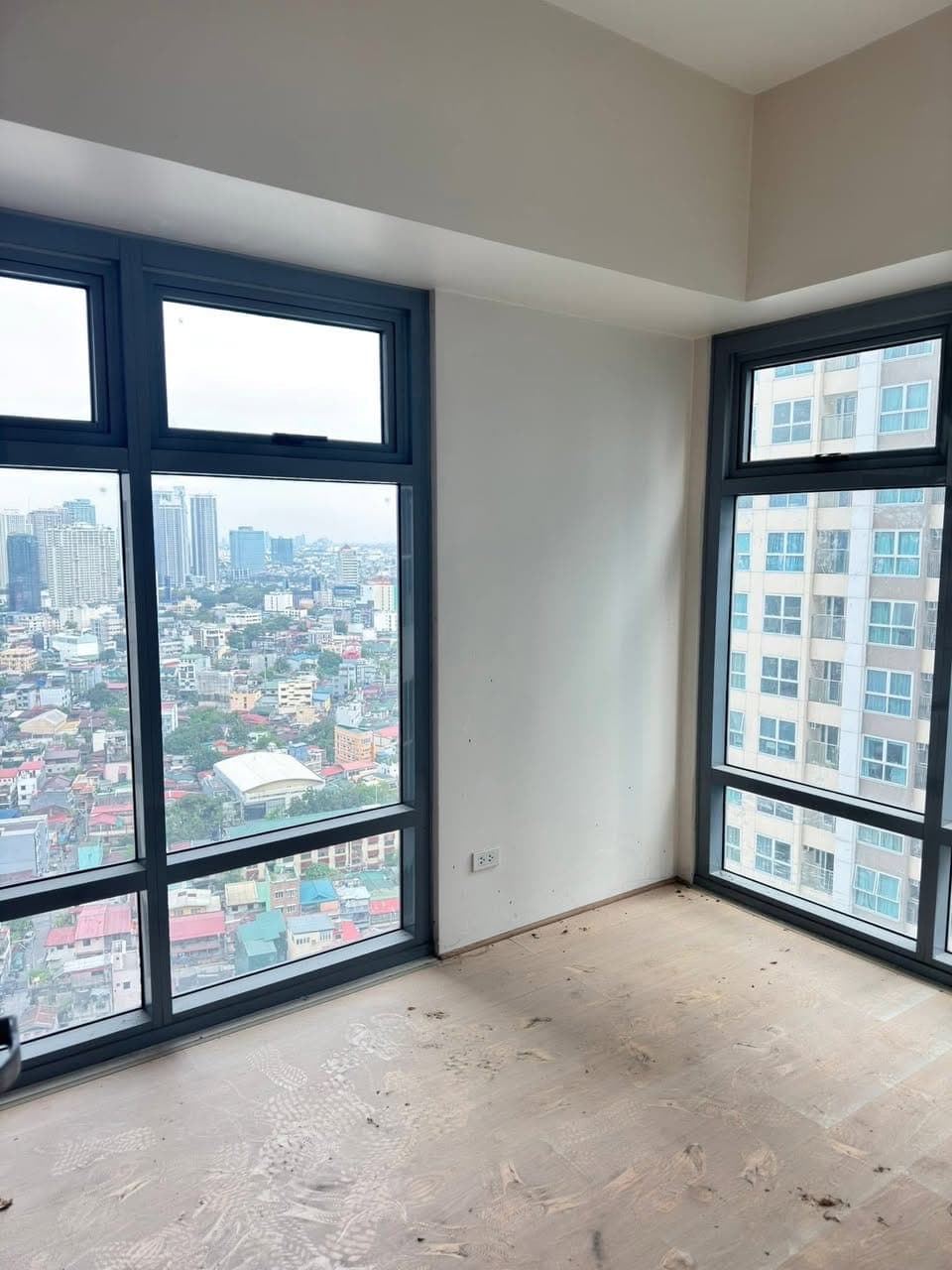 1BR Corner Unit For Rent: PARK WEST BGC 25K only - photo 2
