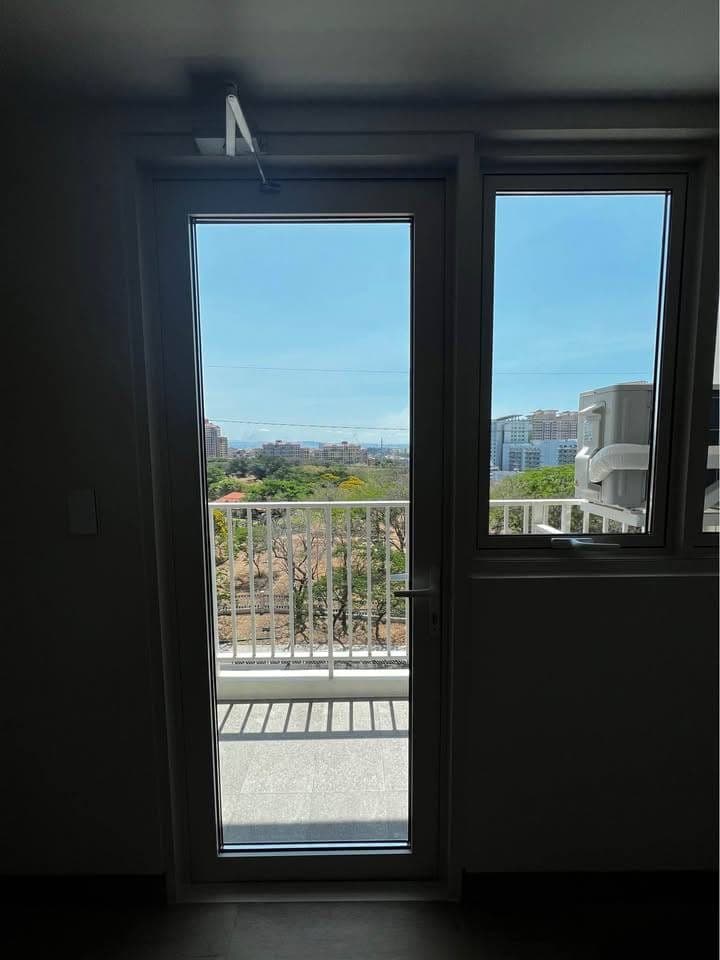 𝐅𝐎𝐑 𝐑𝐄𝐍𝐓: Brand New 1 Bedroom with Balcony at Park Mckinley West, BGC - photo 3