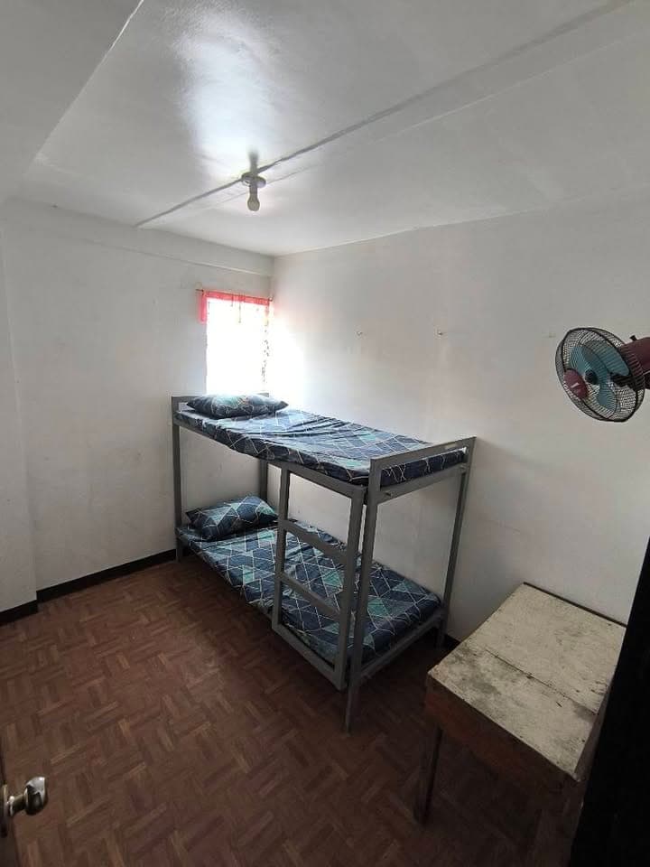 Female Bedspace - photo 1