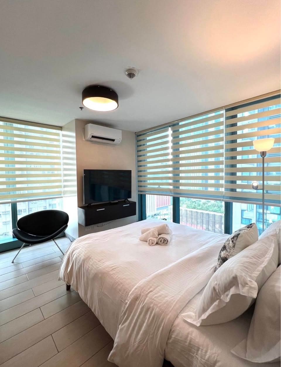 𝐅𝐎𝐑 𝐋𝐄𝐀𝐒𝐄 | 𝟐-𝐁𝐄𝐃𝐑𝐎𝐎𝐌 𝐔𝐍𝐈𝐓 𝐚𝐭 𝐎𝐧𝐞 𝐔𝐩𝐭𝐨𝐰𝐧 𝐑𝐞𝐬𝐢𝐝𝐞𝐧𝐜𝐞𝐬 - photo 5