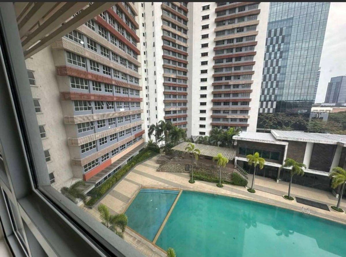 For those who are looking for a fully furnished condominium for rent - photo 3