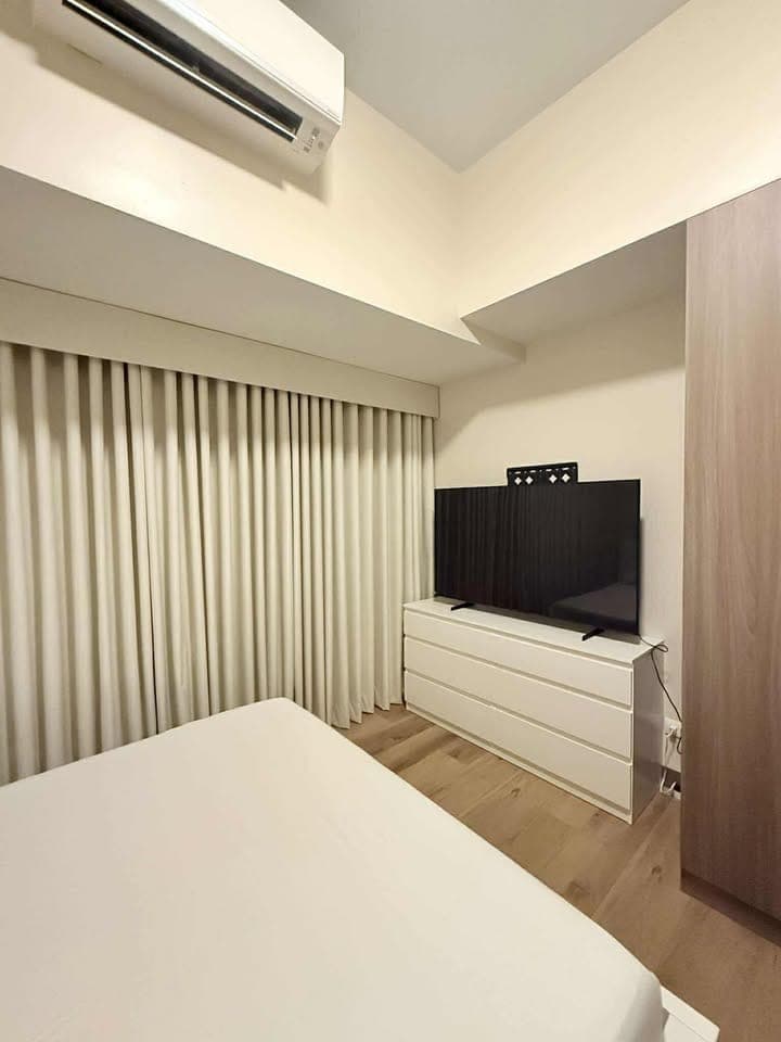 For Rent: Fully Furnished 1BR Unit with Balcony at Park McKinley West, BGC - photo 5