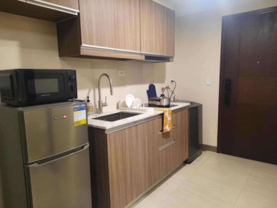 For Rent or For Sale: Fully Furnished 1BR Unit with Balcony at Park McKinley West, BGC - photo 5