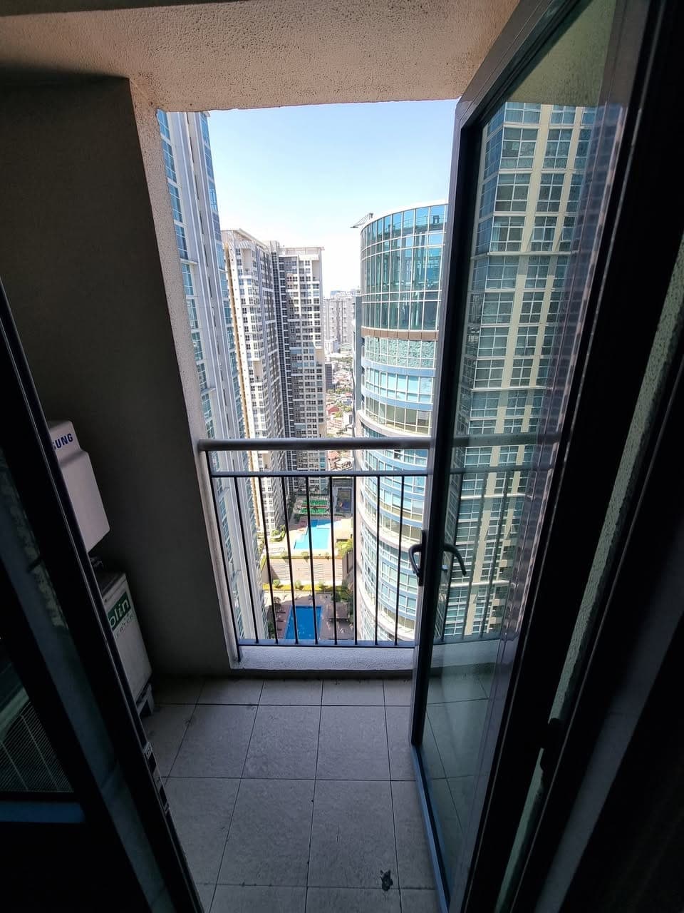 For Rent: Fully Furnished 3BR Unit with Maid’s Room at Park West, BGC - photo 5