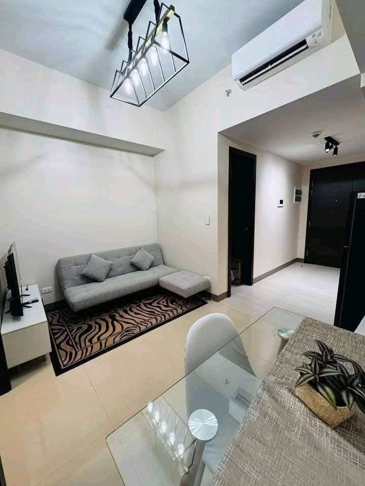 𝐅𝐎𝐑 𝐑𝐄𝐍𝐓 One Bedroom with Balcony Condo at PARK MCKINLEY WEST - photo 1