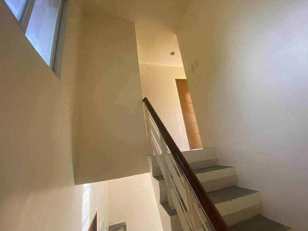 HOUSE FOR RENT VELMIRO UPTOWN (near gate) - photo 2