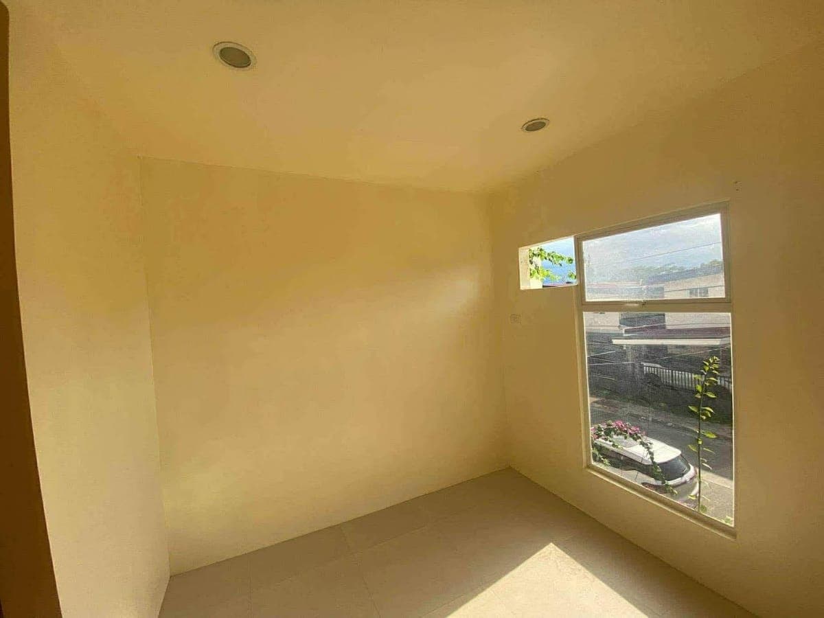 HOUSE FOR RENT VELMIRO UPTOWN (near gate) - photo 3