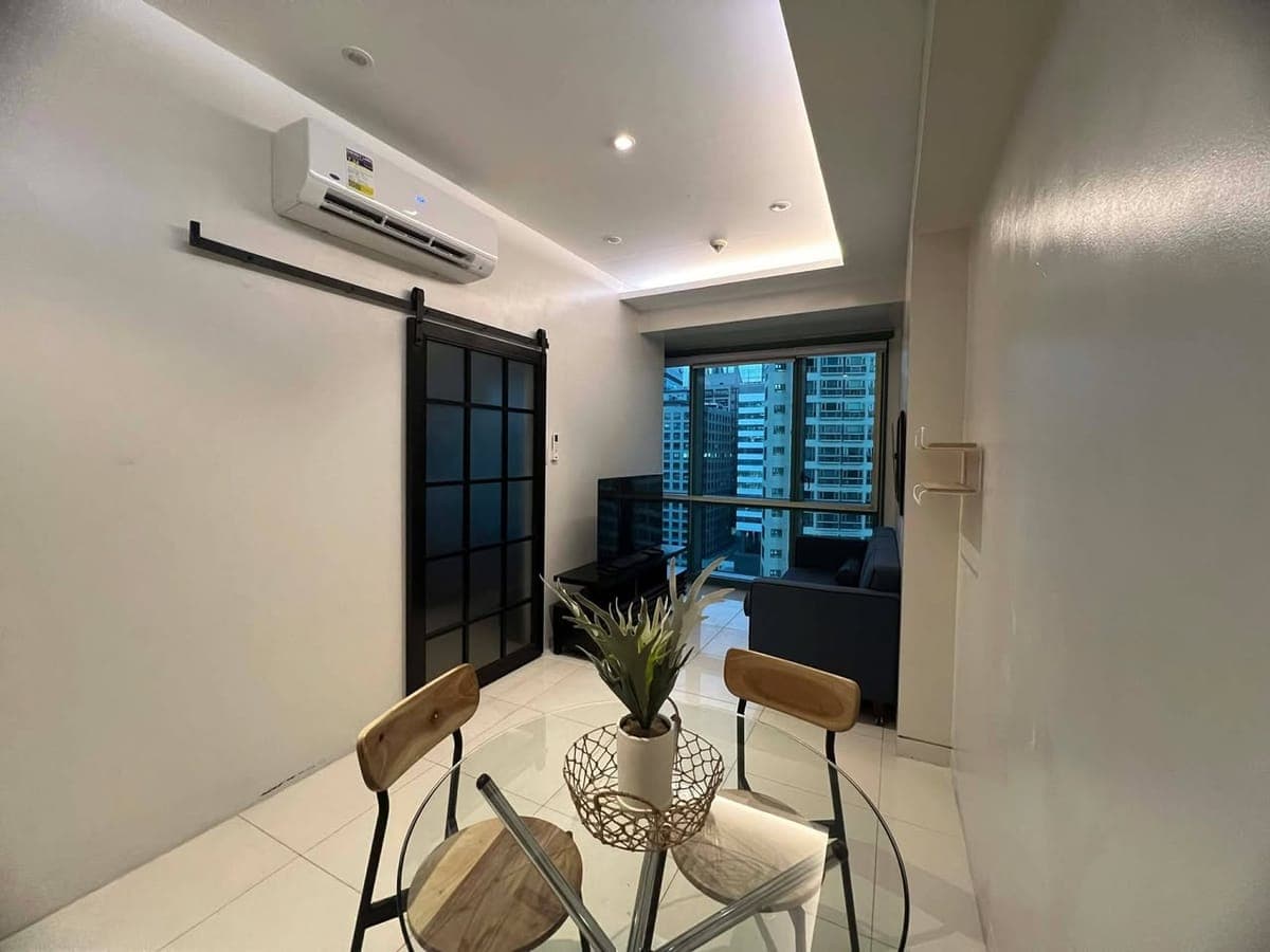 Eight Forbes Town - photo 4