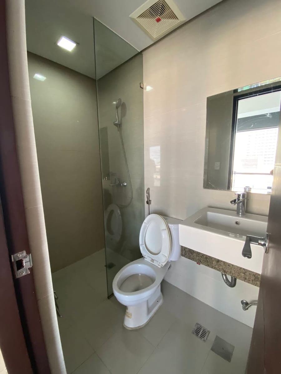 FOR LEASE - photo 4