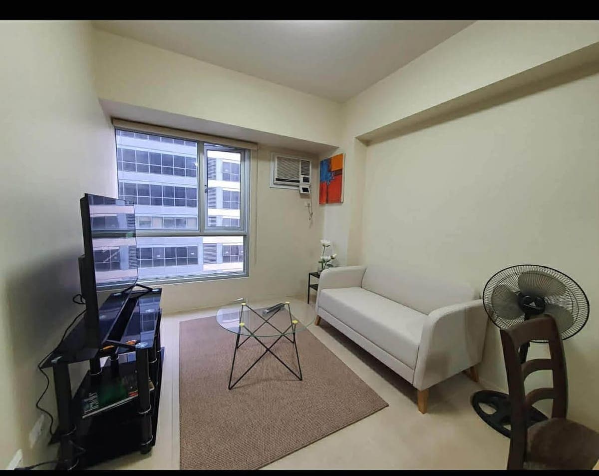 For Rent: 1BR Fully Furnished Unit 🏙️✨ - photo 1