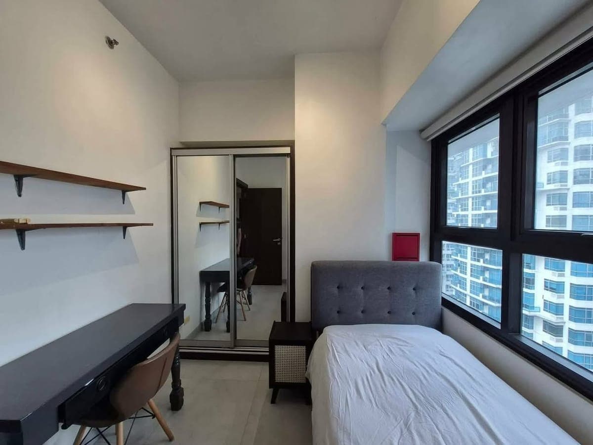 For Lease: Fully Furnished 2 Bedroom Loft type Unit at The Fort Residences, BGC - photo 2