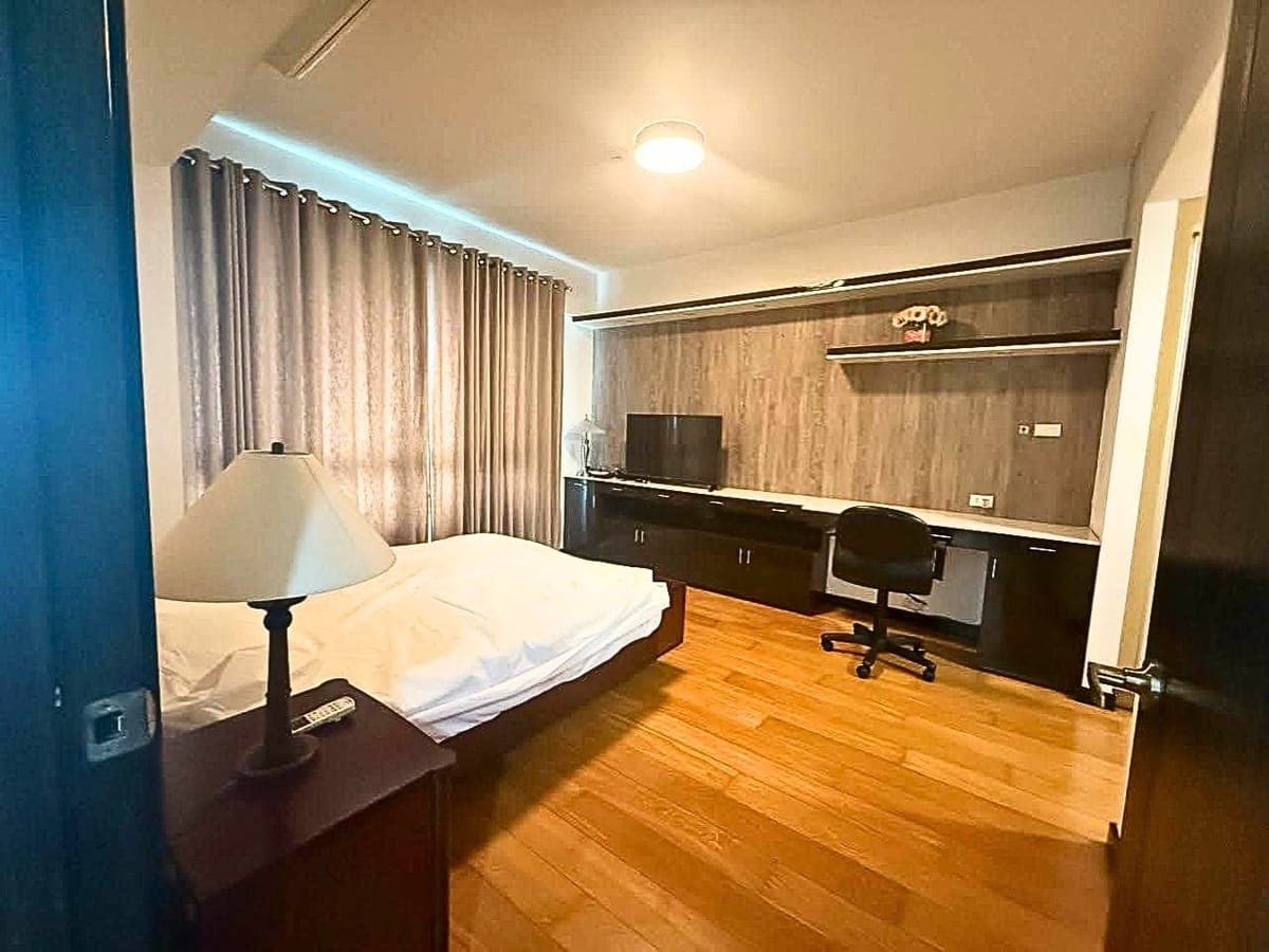 FOR LEASE: ONE SERENDRA EAST TOWER - photo 4