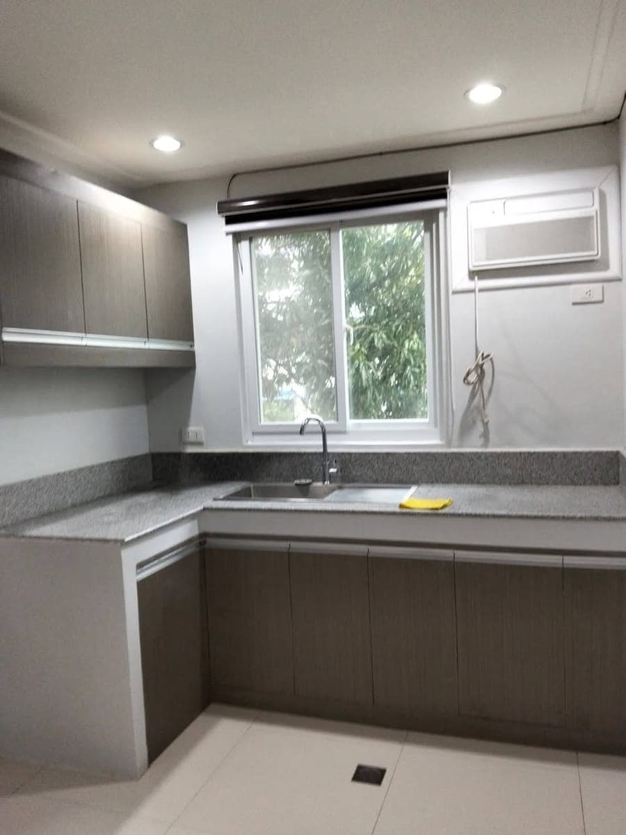 Studio Bare Type Condo Unit for Rent in Taguig - photo 1
