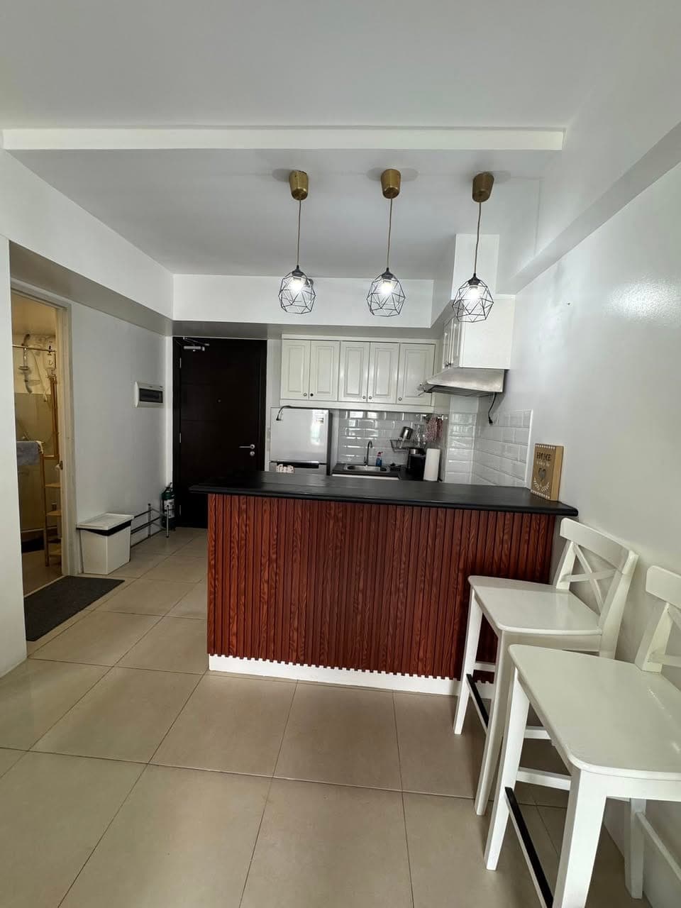 FOR RENT Condo in BGC | 1BR Fully Furnished at Avida Towers 34th Street - photo 2
