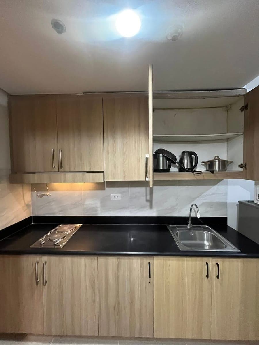 CONDO SHARING - 5 mins away to MOA - FREE UNLI WIFI - FREE WATER BILL - FREE GYM/POOL - photo 1