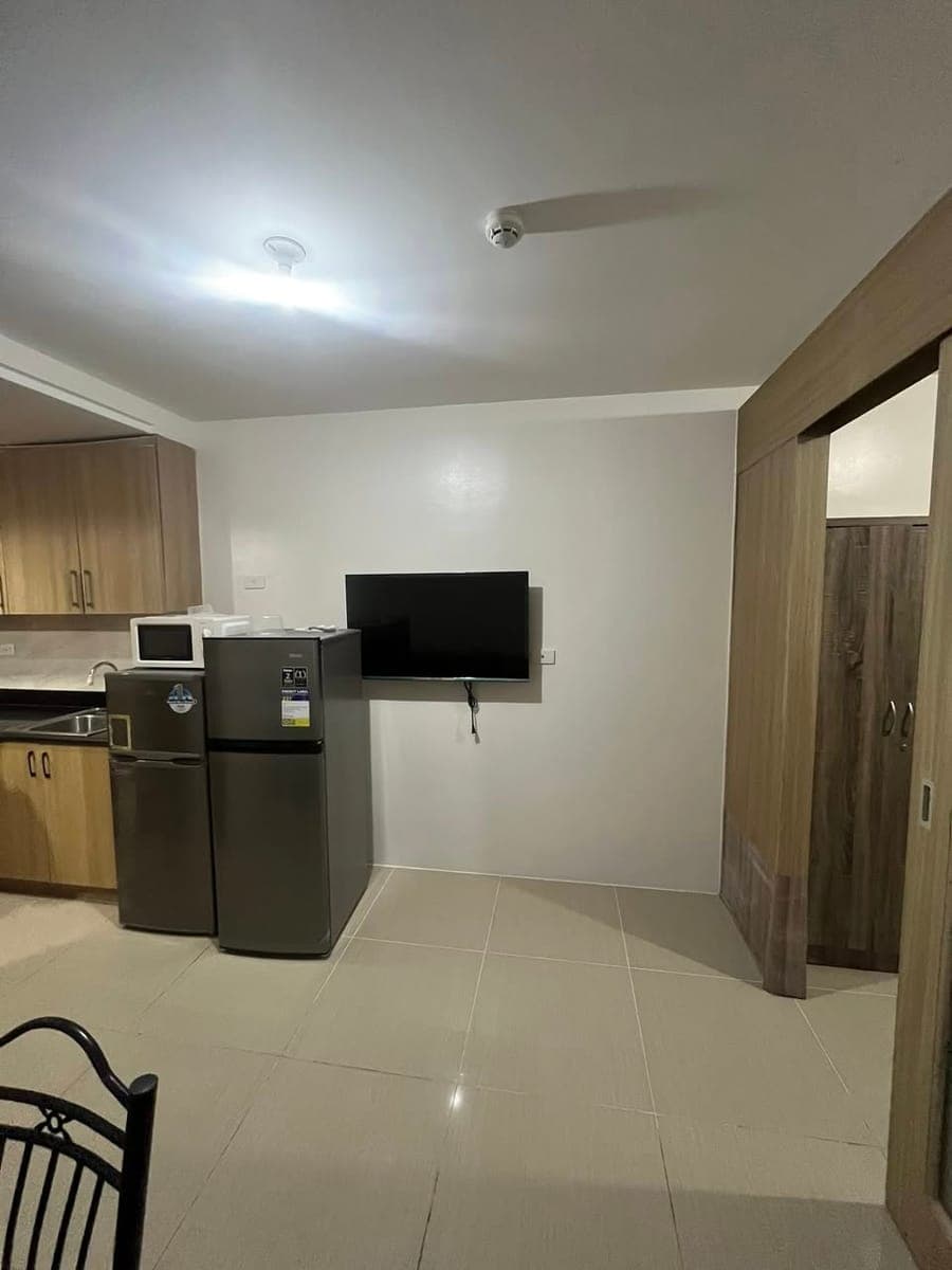 CONDO SHARING - 5 mins away to MOA - FREE UNLI WIFI - FREE WATER BILL - FREE GYM/POOL - photo 4