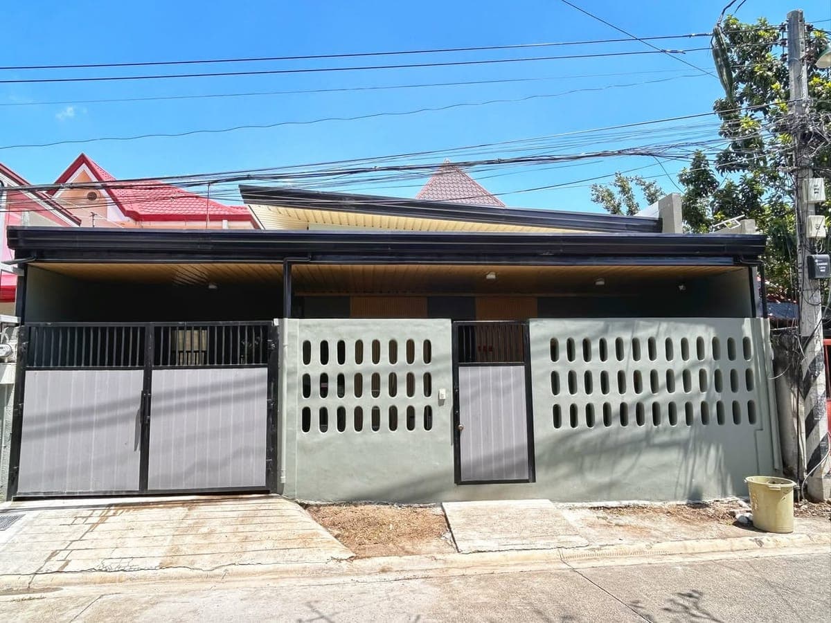 🏠 NEWLY RENOVATED Bungalow House - photo 1
