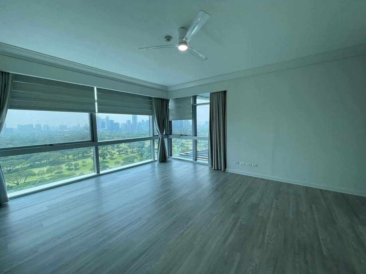 FOR LEASE: - photo 3
