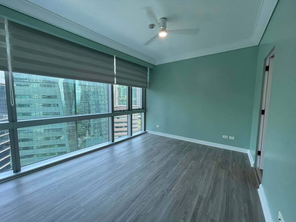 FOR LEASE: - photo 5