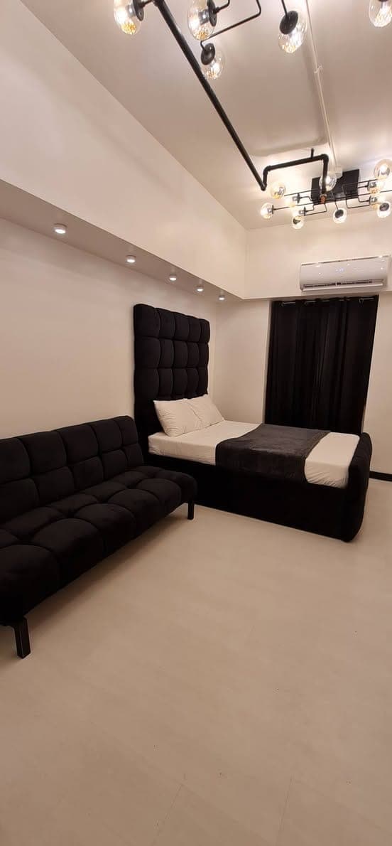 Modern Luxury Suite with Balcony for Rent - Pet friendly - Victoria Sports Tower - photo 1