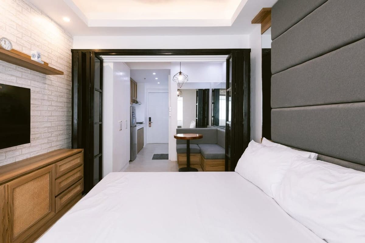 Condominium for rent @ Taft Ave - photo 2