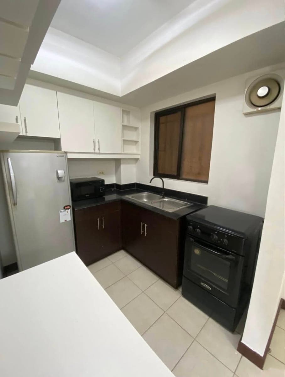 finding female bedspacers for condo sharing in taguig :) - photo 2