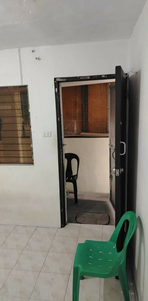 For rent 6500k per month, 4th floor studio.  Own CR and own sink.  Accessible to BGC, Makati CBD.  L... - photo 2