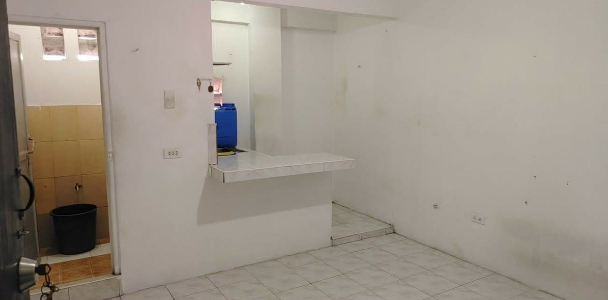 For rent 6500k per month, 4th floor studio.  Own CR and own sink.  Accessible to BGC, Makati CBD.  L... - photo 1