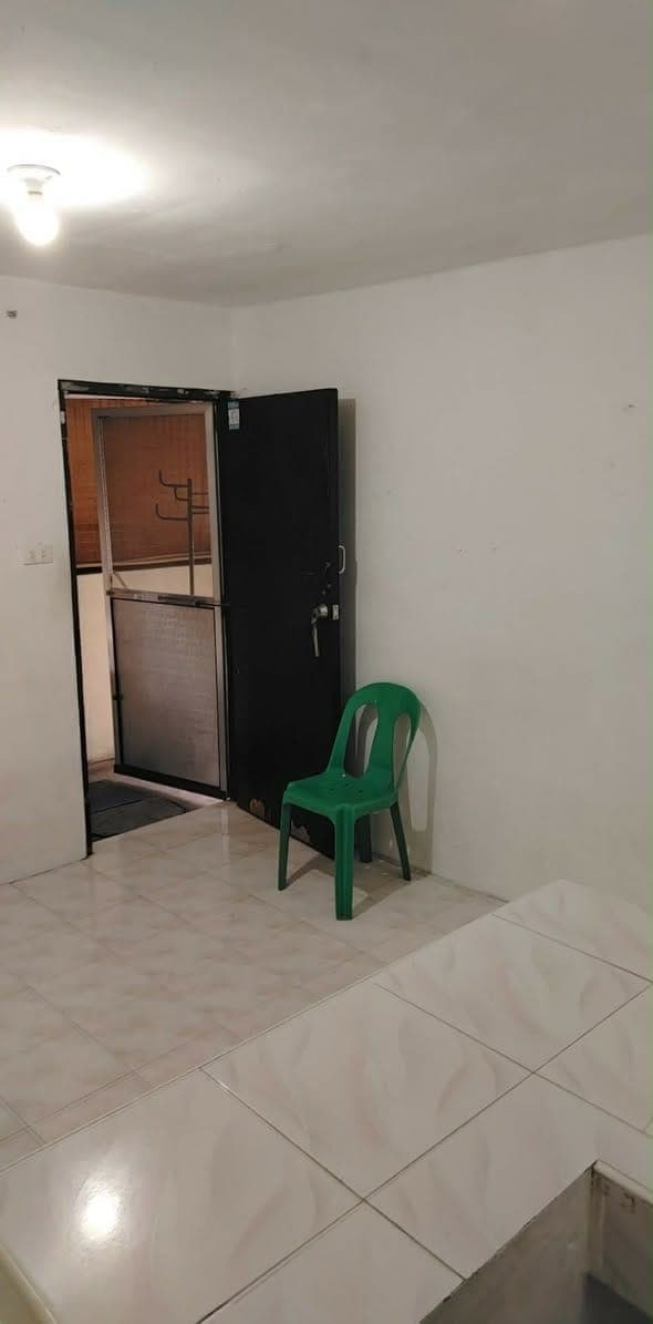 For rent 6500k per month, 4th floor studio.  Own CR and own sink.  Accessible to BGC, Makati CBD.  L... - photo 4
