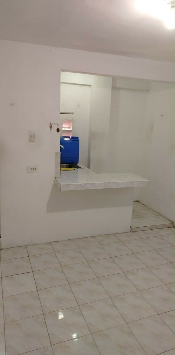 For rent 6500k per month, 4th floor studio.  Own CR and own sink.  Accessible to BGC, Makati CBD.  L... - photo 5