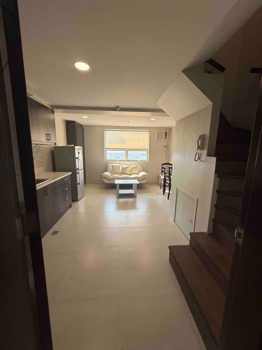 🏙️ FOR LEASE — Fully Furnished Loft Condo in Gilmore Tower, Quezon City - photo 1