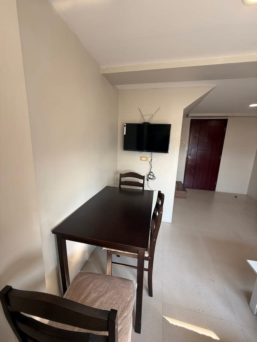 🏙️ FOR LEASE — Fully Furnished Loft Condo in Gilmore Tower, Quezon City - photo 4