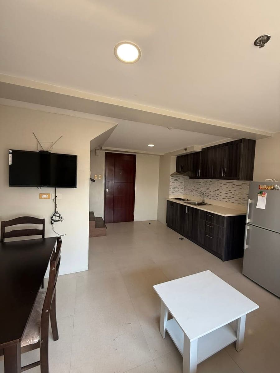 🏙️ FOR LEASE — Fully Furnished Loft Condo in Gilmore Tower, Quezon City - photo 5