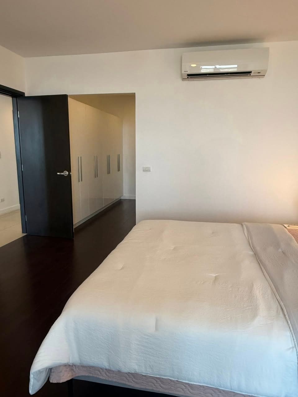 FOR LEASE – East Gallery Place, BGC - photo 5