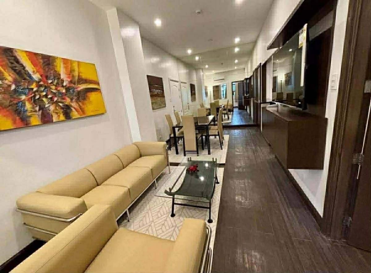 2BR PENTHOUSE UNIT FOR RENT IN FORBESWOOD HEIGHTS BGC - photo 3