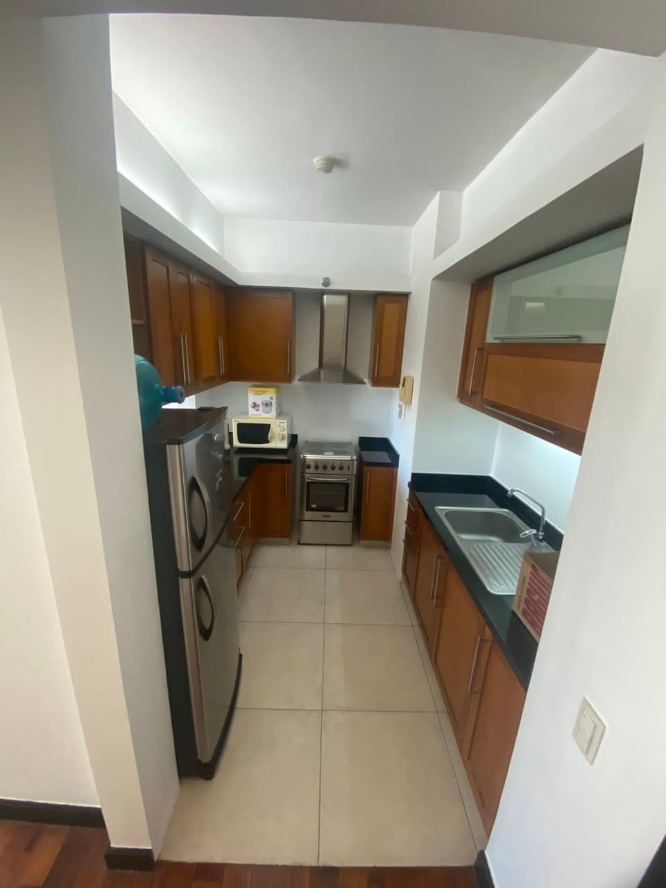 For Rent: Fully Furnished 1BR Unit with Balcony at One Serendra, BGC - photo 2