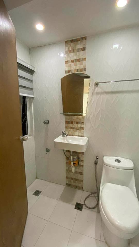 ✨ CONDO SHARING FOR LADIES IN BGC ✨ - photo 2