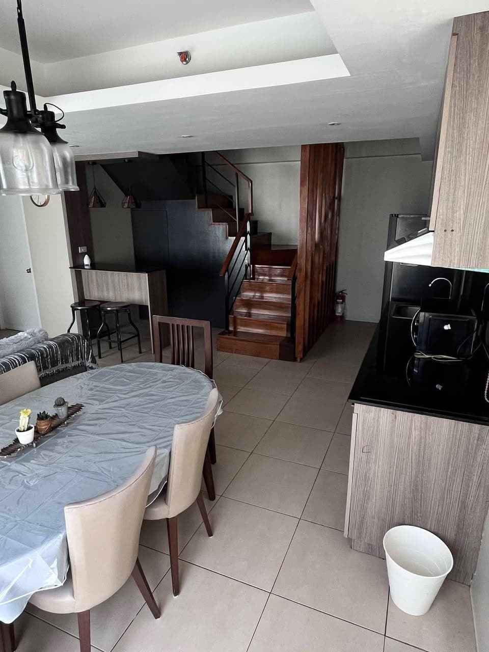 👋For Lease ( 3 bedroom loft type ) - photo 2
