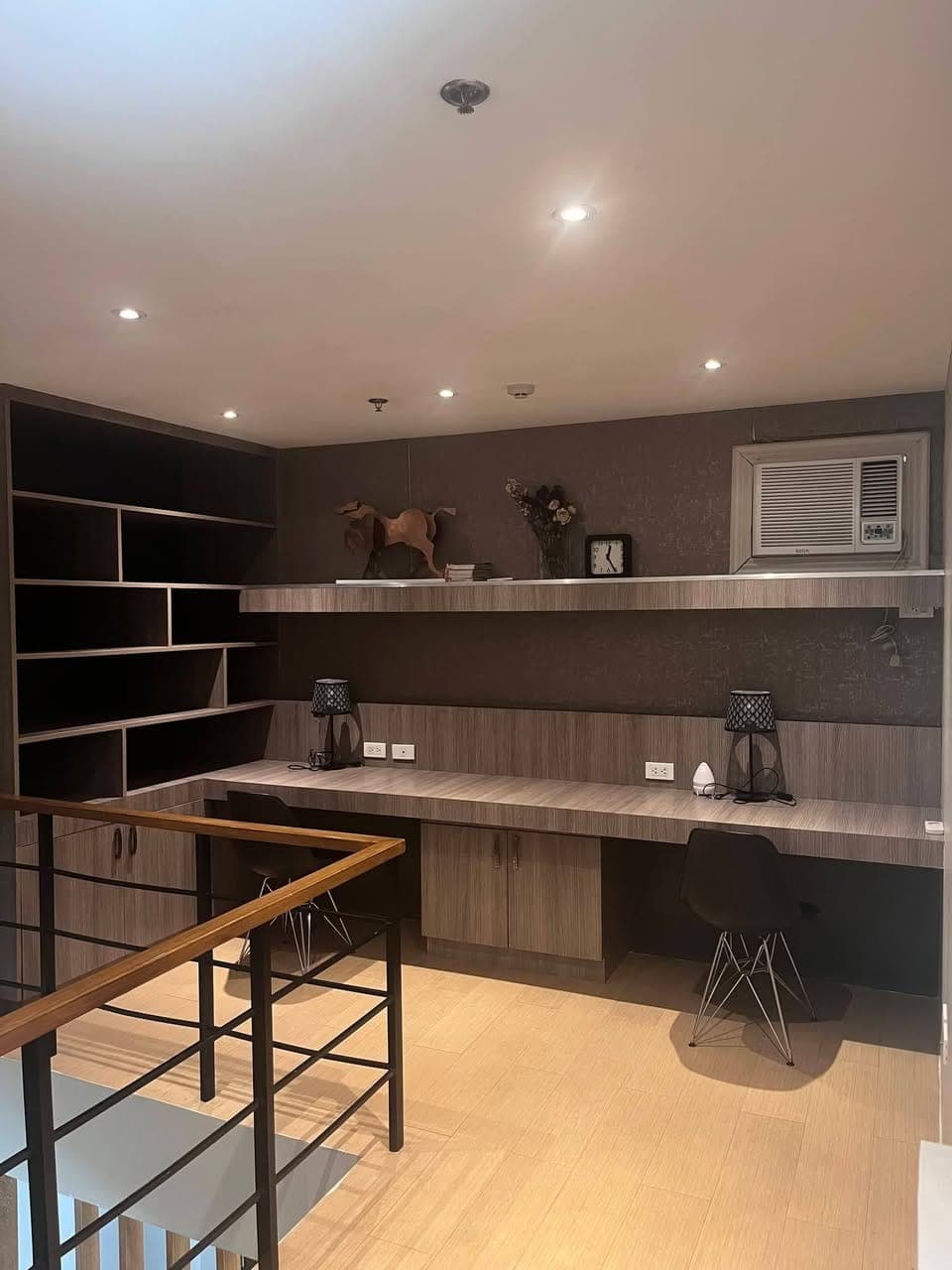 👋For Lease ( 3 bedroom loft type ) - photo 5