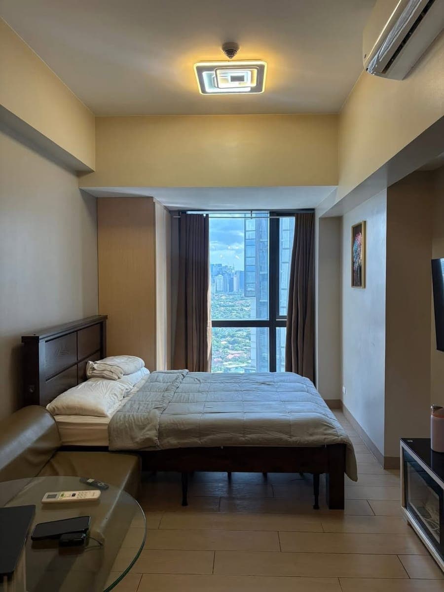🏙️ FOR RENT – One Eastwood Avenue Tower 2 - photo 4