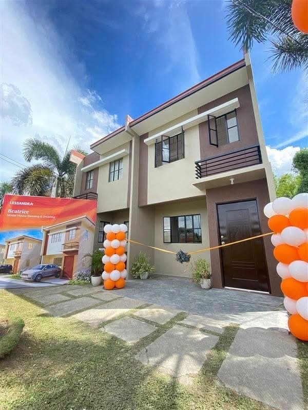 Step into Lessandra's Beatrice House Model 🧡 - photo 1