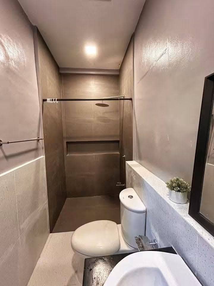 🚨 NEWLY RENOVATED Bungalow House FOR RENT 🚨 - photo 3