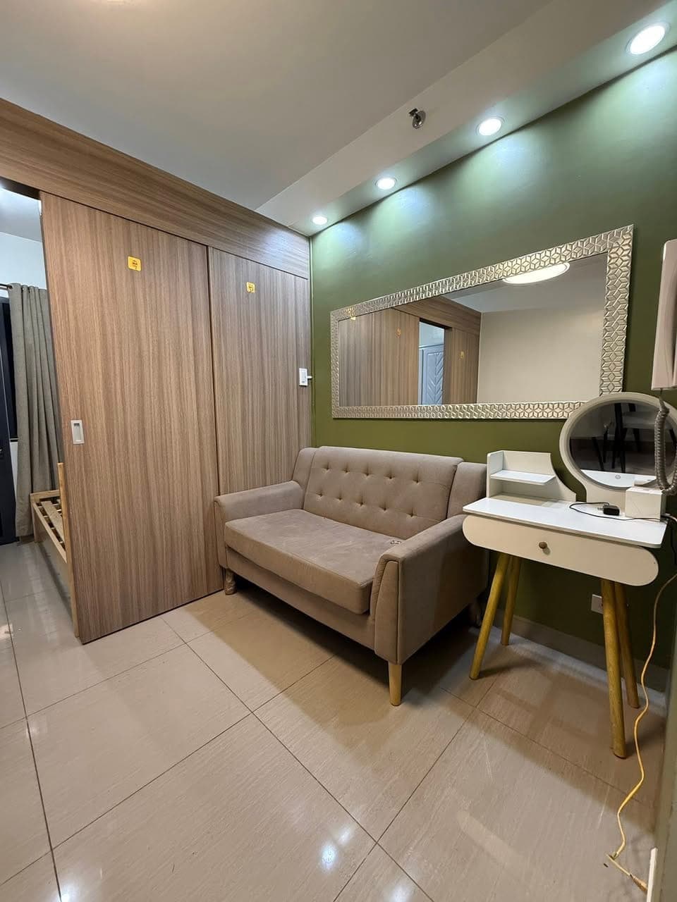 SHORE 2 RESIDENCES FOR RENT - photo 4