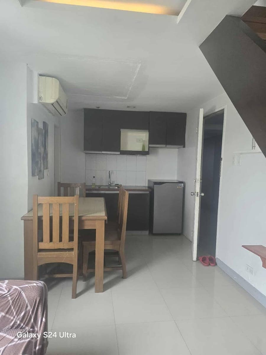 for rent !!victoria towers timog quezon city - photo 3