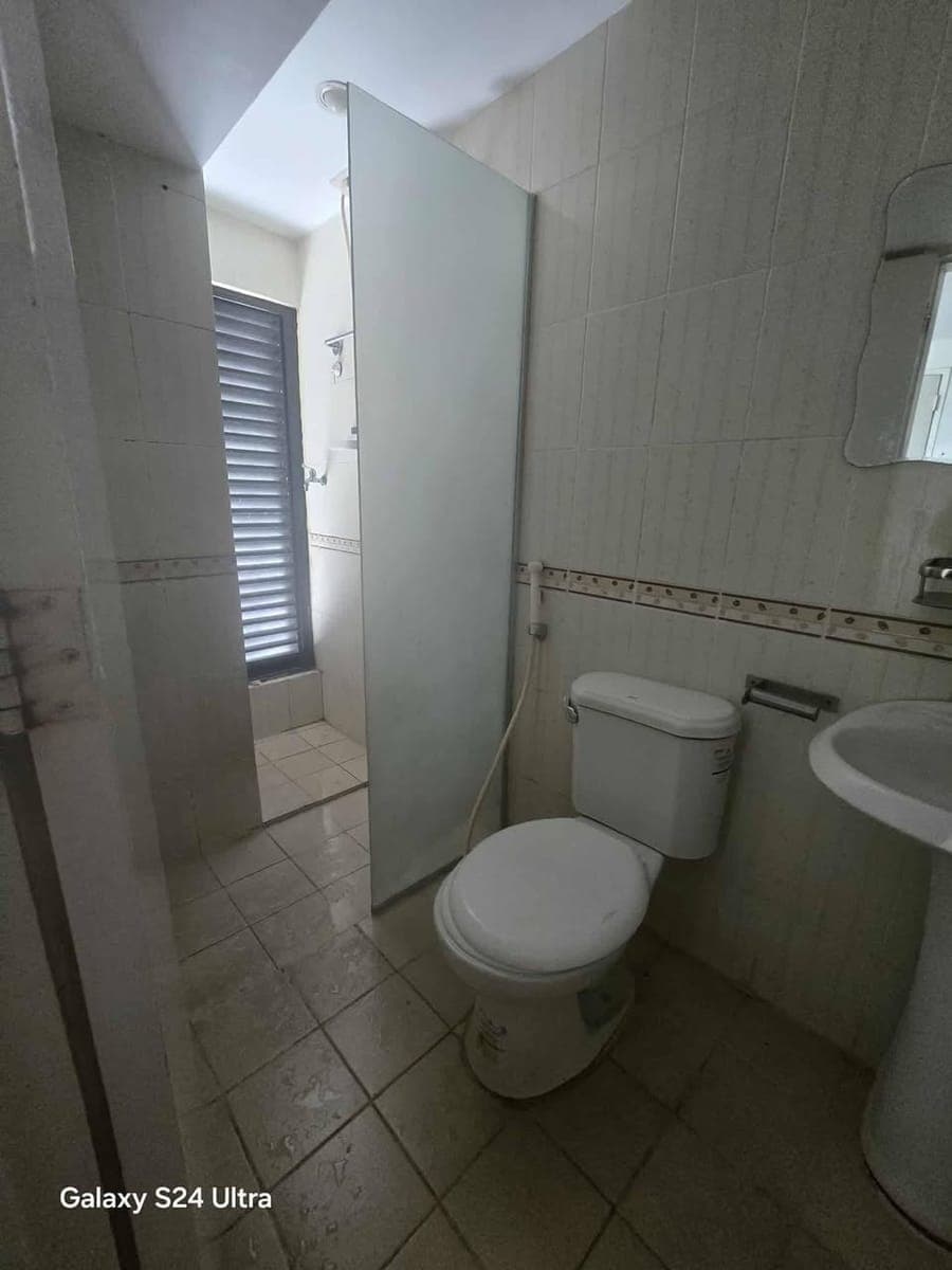 for rent !!victoria towers timog quezon city - photo 4