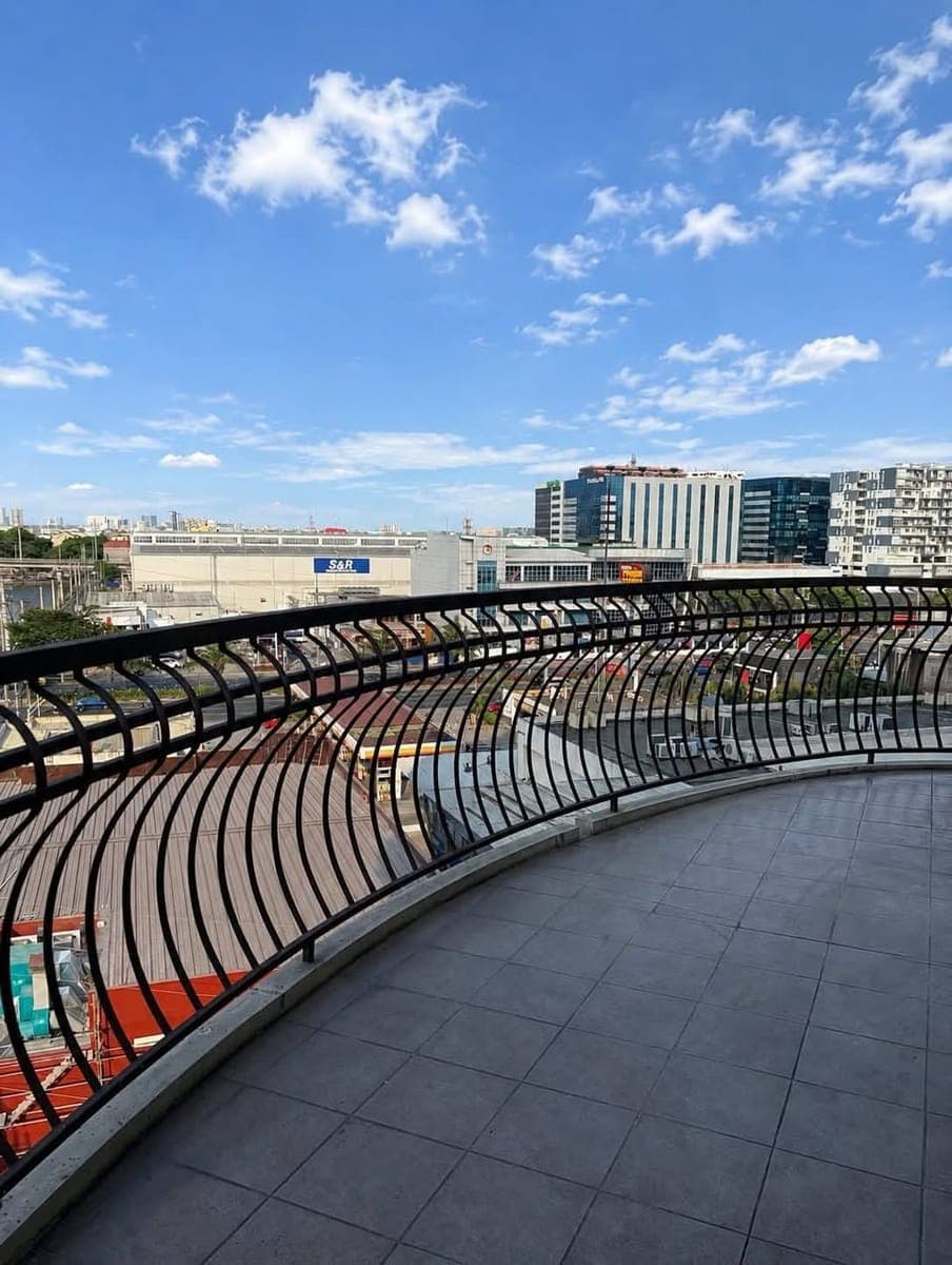 FOR RENT — 1BR w/ Balcony | Pet Friendly | Move-in Ready - photo 1