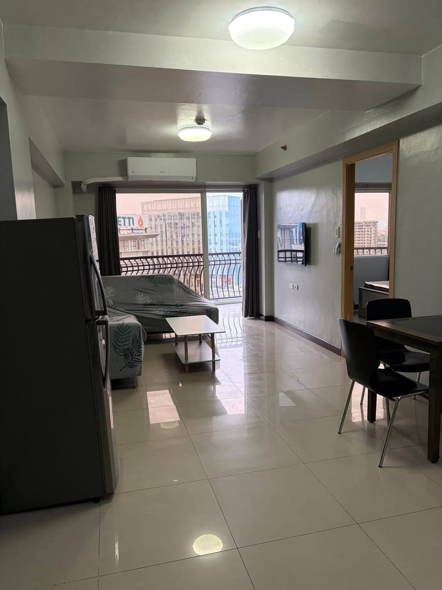 FOR RENT — 1BR w/ Balcony | Pet Friendly | Move-in Ready - photo 3